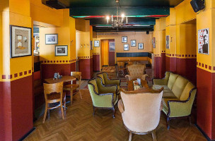 Ravintola Teatterikulma inside