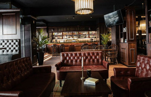 The Red Lion inside