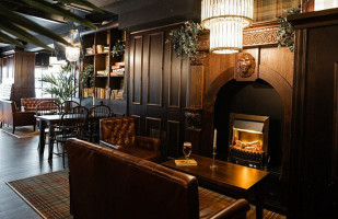 The Red Lion inside
