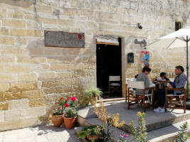 Cafe Pub Al Castello outside