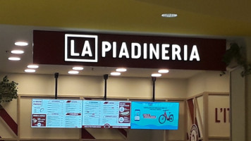 La Piadineria outside