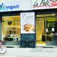 Yoyogurt La Pala outside