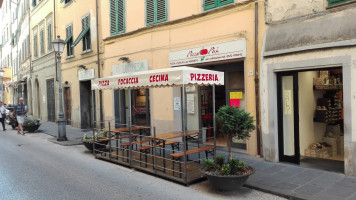 Pizza Piu' Di Viti Andrea outside