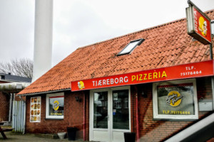 Tjaereborg Pizzeria outside
