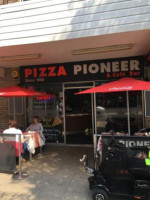 Pizza Pioneer food