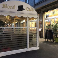 Blond Cafe outside