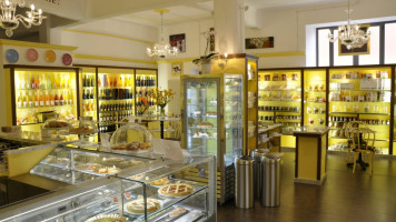 Demin Pasticceria Caffetteria food