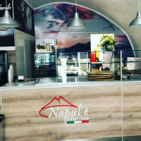 Napul'e Street Food outside