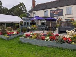 The Gardeners Arms outside