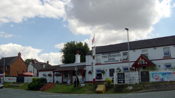 The Patriot Arms outside