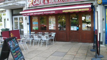 Highbury Cafe food