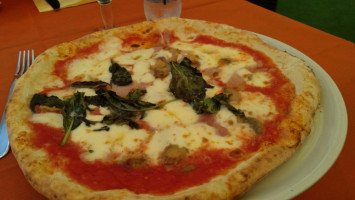 Pizzeria Toto' E Peppino Di Battimelli Carmine food