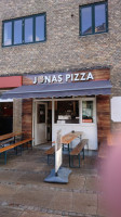 Jonas Pizza inside