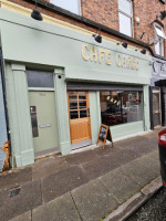 Cole's Cafe outside