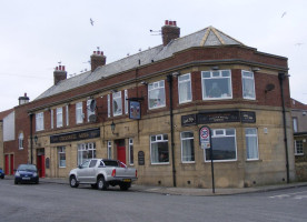 Cresswell Arms outside