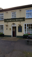 The Crown Mitre outside