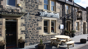 The Allonton Inn outside