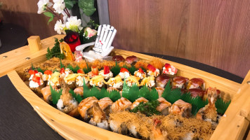 Sushi Dragon Xianggeli food