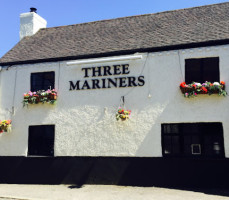 Three Mariners Pub outside