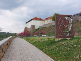 Nábřeží Maxipsa Fíka outside