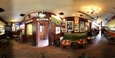 Grogan's Castle Lounge inside