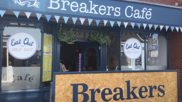 Breakers Cafe food