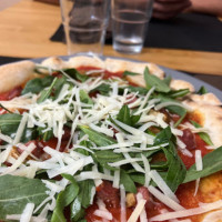 Pizzeria 360 Gradi food