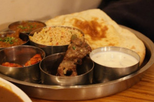 Raavi Kebab food