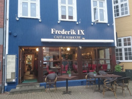 Frederik Ix inside