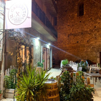 Pizzeria Castel Chiaramonte inside