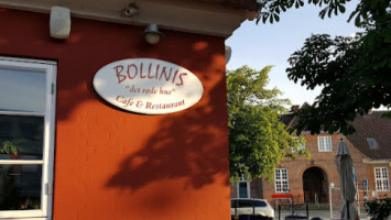 Bollinis outside