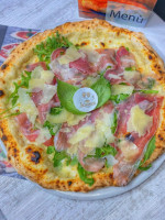 Pizzeria Scugnizzi food