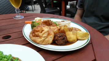 The Roundhay Pub food