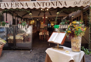 Taverna Antonina inside