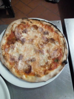 Pizzeria Griglieria Borgo Paglierino Di Merlino Giuliano food