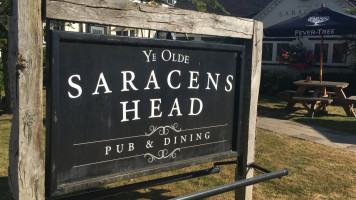 Ye Olde Saracens Head food
