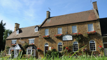 The Howard Arms outside