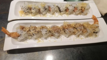 Shinko Sushi inside