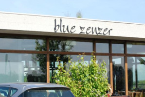 Blue Zenzer outside