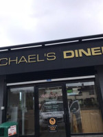 Micheal's Diner outside