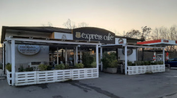 Express Cafe outside