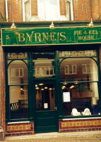 Byrnes Pie Eel House inside