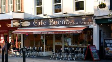 Cafe Bueno outside
