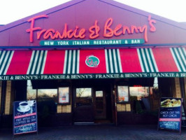 Frankie Benny's New York Italian Restaurant Bar Leamington outside