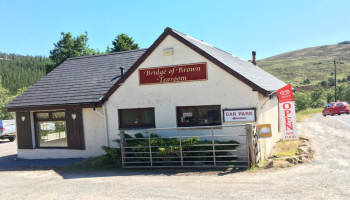 Bridge Of Brown Tearoom outside