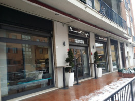 Buonarroti 9 Cafe outside