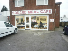 Square Meal Cafe outside