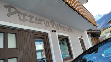 Pizzeria Ciao outside