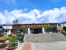 Outlet Center (asia Mall) outside