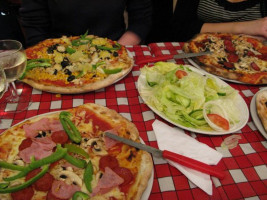 Pizzeria Santaniello food